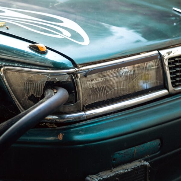 Elektryfikacja klasycznych samochodów: nowa era mobilności